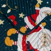 Zbliżenie na pikowanie w jodełkę oraz estetyczną lamówkę świątecznej narzuty