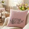 POSZEWKA DEKORACYJNA PREMIUM WELUROWA 40x40 Z HAFTEM WIELKANOCNA VELVET