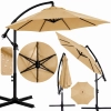 Kolaż pokazujący parasol Sombra khaki (beżowy) w różnych pozycjach: całkowicie rozłożony, pochylony, złożony na podstawi