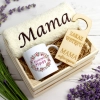 KOMPLET DLA MAMY RĘCZNIK Z HAFTEM + KUBEK 330ml NA PREZENT DZIEŃ MATKI MAMA