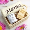 KOMPLET DLA MAMY RĘCZNIK Z HAFTEM + KUBEK 330ml NA PREZENT DZIEŃ MATKI MAMA