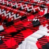 Zbliżenie na pikowaną jodełkę lamówkę i grubą tkaninę velvet z atestem OEKO-TEX®