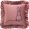 POSZEWKA DEKORACYJNA WIELKANOCNA Z HAFTEM 40x40 VELVET Z FALBANKĄ ZAJĄCZEK