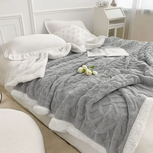 Narzuta Calore dwustronna 160x200 cm sweterkowy wzór i baranek