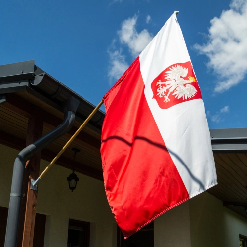 FLAGA POLSKA FLAGI POLSKI NARODOWA PRODUCENT 128x80 cm Z DRZEWCEM GODŁO