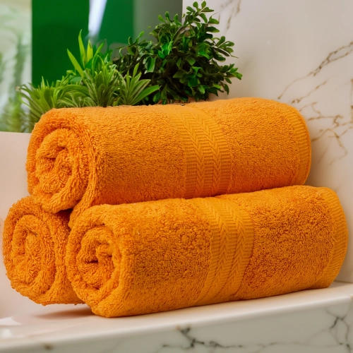 GRUBY RĘCZNIK KĄPIELOWY 50x100cm 550g/m2 PREMIUM CHŁONNY MARCHEWKA