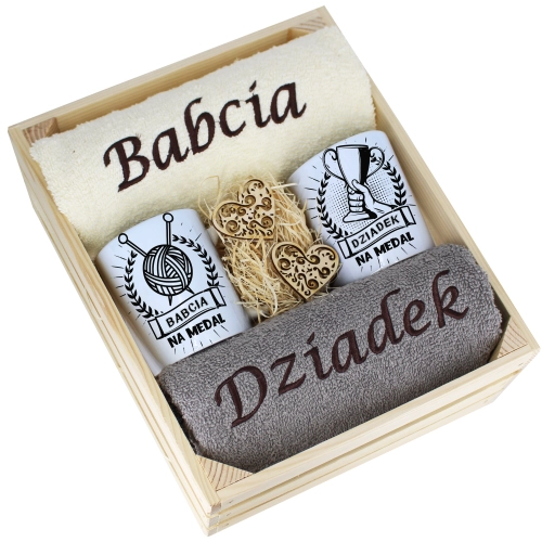 IDEALNY PREZENT - ZESTAW RĘCZNIKI + KUBKI BABCIA i DZIADEK