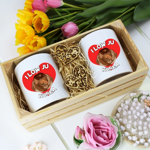 PREZENT ŚLUBNY ZESTAW KUBKI ŻONA i MĄŻ W SKRZYNCE