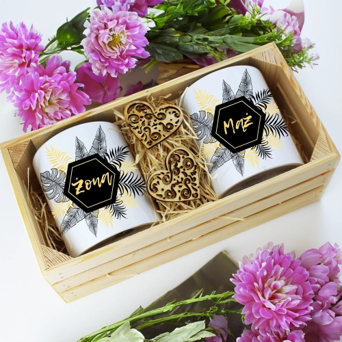 PREZENT ŚLUBNY ZESTAW KUBKI ŻONA i MĄŻ W SKRZYNCE