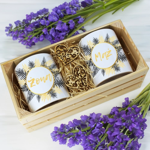 PREZENT ŚLUBNY ZESTAW KUBKI ŻONA i MĄŻ W SKRZYNCE