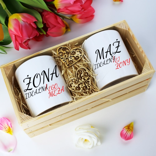 PREZENT ŚLUBNY ZESTAW KUBKI ŻONA i MĄŻ W SKRZYNCE