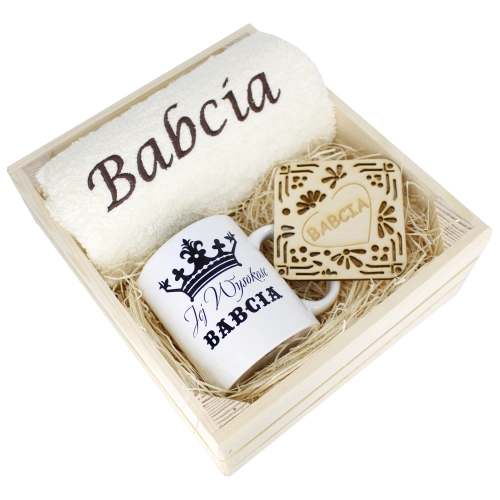 SUPER PREZENT DLA BABCI RĘCZNIK + KUBEK SKRZYNKA