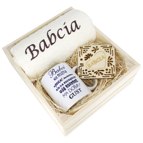 SUPER PREZENT DLA BABCI RĘCZNIK + KUBEK SKRZYNKA