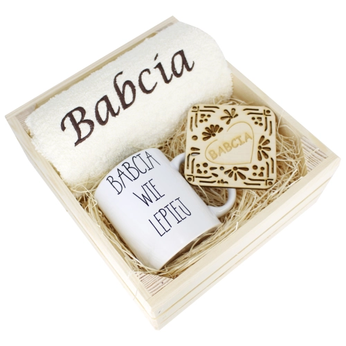 SUPER PREZENT DLA BABCI RĘCZNIK + KUBEK SKRZYNKA