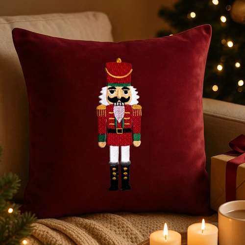 elegancka poszewka bożonarodzeniowa z haftem