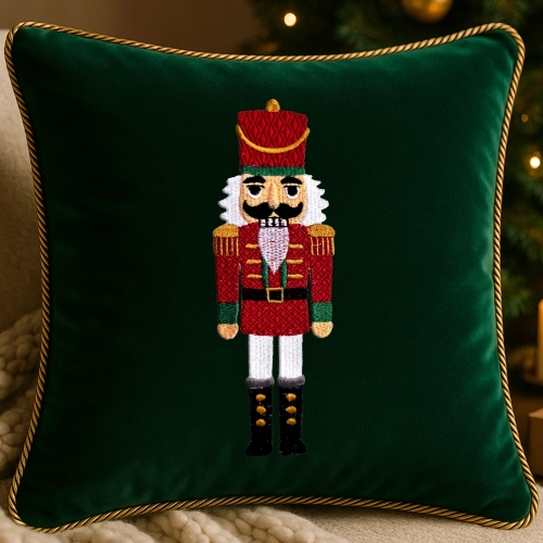 elegancka poszewka świąteczna z ozdobnym sznurem