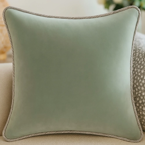 Luksusowa kwadratowa poszewka na poduszkę 40x40 cm z aksamitnego weluru i dekoracyjnym sznurem.