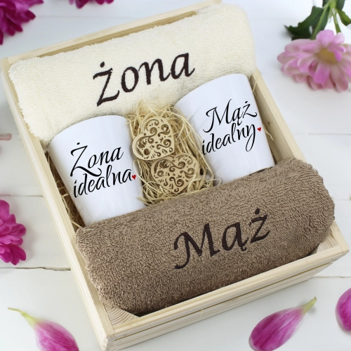 PREZENT ŚLUBNY ZESTAW RĘCZNIKI + KUBKI ŻONA i MĄŻ