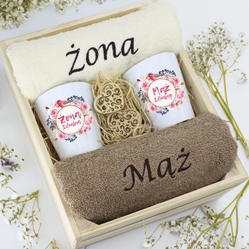 PREZENT ŚLUBNY ZESTAW RĘCZNIKI + KUBKI ŻONA i MĄŻ