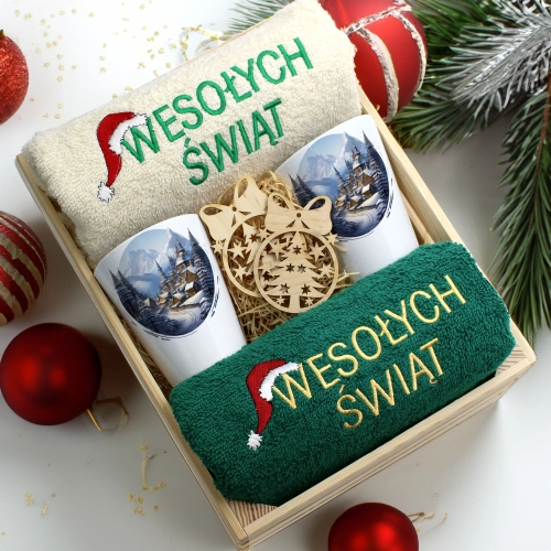 ZESTAW PREZENT ŚWIĄTECZNY KUBKI LATTE RĘCZNIKI W SKRZYNCE ŚWIĘTA MIKOŁAJ