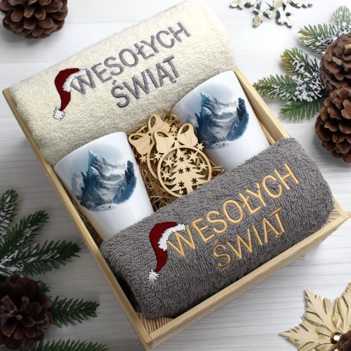 ZESTAW PREZENT ŚWIĄTECZNY KUBKI LATTE RĘCZNIKI W SKRZYNCE ŚWIĘTA MIKOŁAJ