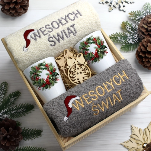 ZESTAW PREZENT ŚWIĄTECZNY KUBKI LATTE RĘCZNIKI W SKRZYNCE ŚWIĘTA MIKOŁAJ