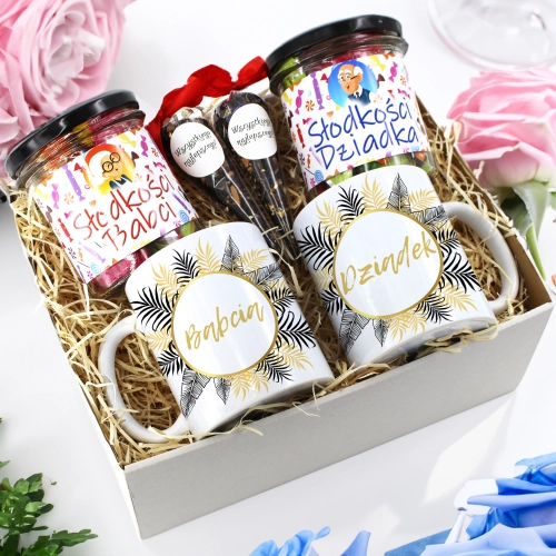 PREZENT ZESTAW NA DZIEŃ BABCI I DZIADKA KUBKI + SŁODYCZE BABCIA DZIADEK
