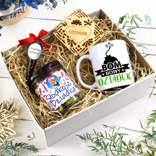 KOMPLET PREZENTOWY DLA DZIADKA KUBEK SŁODYCZE HERBATA PODSTAWKA DZIADEK