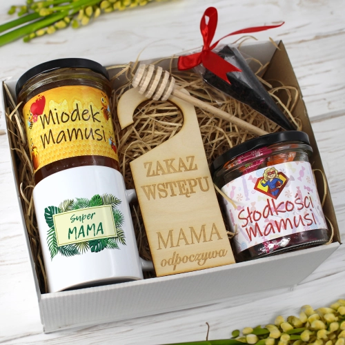 KOMPLET PREZENTOWY DLA MAMY KUBEK, MIÓD i SŁODYCZE PREZENT DZIEŃ MATKI MAMA