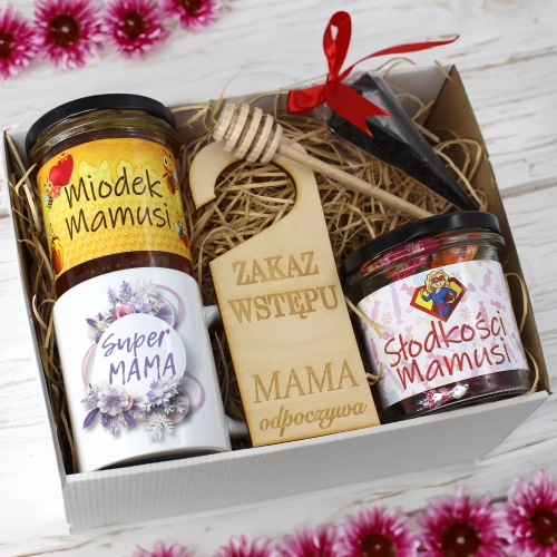 KOMPLET PREZENTOWY DLA MAMY KUBEK, MIÓD i SŁODYCZE PREZENT DZIEŃ MATKI MAMA