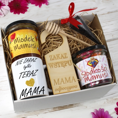 KOMPLET PREZENTOWY DLA MAMY KUBEK, MIÓD i SŁODYCZE PREZENT DZIEŃ MATKI MAMA
