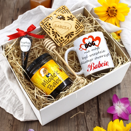 ZESTAW PREZENTOWY DLA BABCI KUBEK MIÓD HERBATA PODSTAWKA BABCIA UPOMINEK