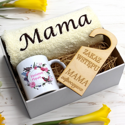 KOMPLET DLA MAMY RĘCZNIK Z HAFTEM + KUBEK 330ml NA PREZENT DZIEŃ MATKI MAMA