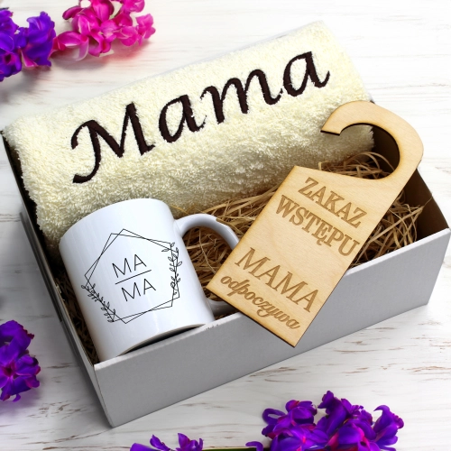 KOMPLET DLA MAMY RĘCZNIK Z HAFTEM + KUBEK 330ml NA PREZENT DZIEŃ MATKI MAMA