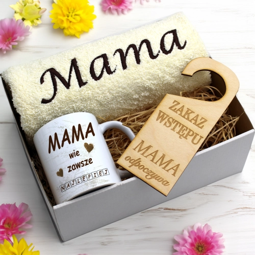 KOMPLET DLA MAMY RĘCZNIK Z HAFTEM + KUBEK 330ml NA PREZENT DZIEŃ MATKI MAMA