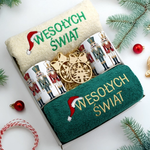 ZESTAW PREZENT ŚWIĄTECZNY KOMPLET KUBKI RĘCZNIKI ŚWIĘTA MIKOŁAJ POD CHOINKĘ