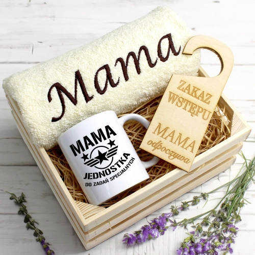 KOMPLET DLA MAMY RĘCZNIK Z HAFTEM + KUBEK 330ml NA PREZENT DZIEŃ MATKI MAMA