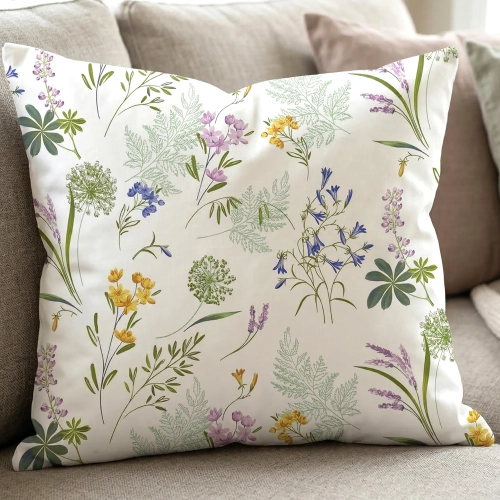 Bawełniana poszewka sypialniana we wzór polnych kwiatów na łóżku