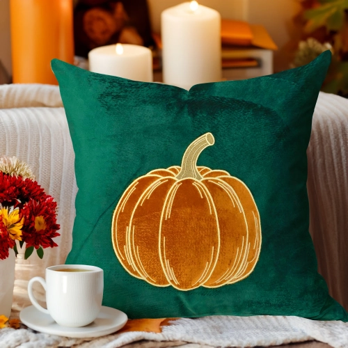 Jesienna poszewka dekoracyjna 40x40 cm z weluru z haftem i aplikacją dyni