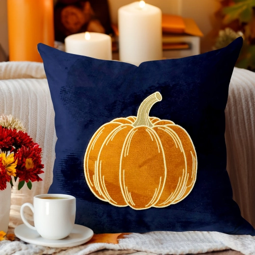 Jesienna poszewka dekoracyjna 40x40 cm z weluru z haftem i aplikacją dyni