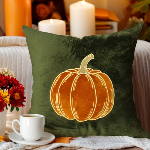 Jesienna poszewka dekoracyjna 40x40 cm z weluru z haftem i aplikacją dyni