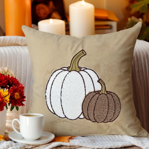 Jesienna poszewka premium 40x40 cm z weluru z haftem i aplikacją dyni bouclé