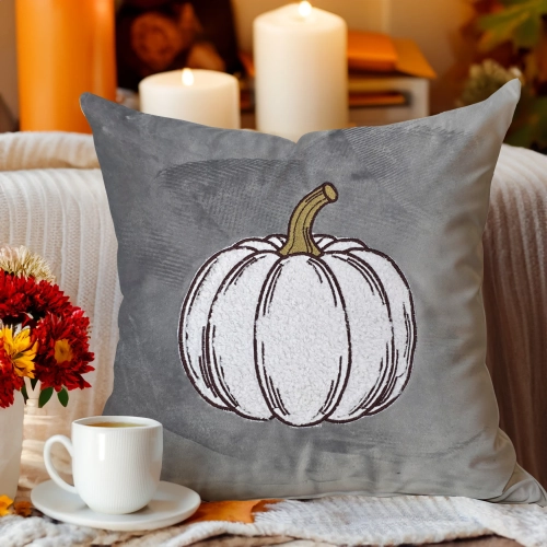 Jesienna poszewka premium 40x40 cm z weluru z haftem i aplikacją dyni z białej bouclé