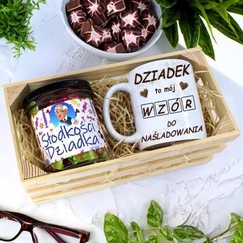 PREZENT DLA DZIADKA KOMPLET KUBEK I SŁODYCZE W SKRZYNCE DZIADEK UPOMINEK