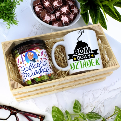 PREZENT DLA DZIADKA KOMPLET KUBEK I SŁODYCZE W SKRZYNCE DZIADEK UPOMINEK