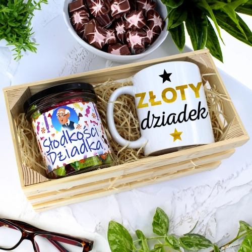 PREZENT DLA DZIADKA KOMPLET KUBEK I SŁODYCZE W SKRZYNCE DZIADEK UPOMINEK