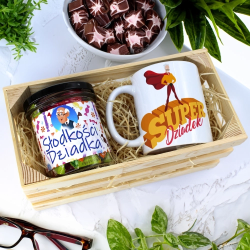 PREZENT DLA DZIADKA KOMPLET KUBEK I SŁODYCZE W SKRZYNCE DZIADEK UPOMINEK