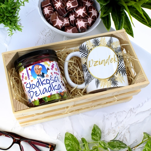 PREZENT DLA DZIADKA KOMPLET KUBEK I SŁODYCZE W SKRZYNCE DZIADEK UPOMINEK