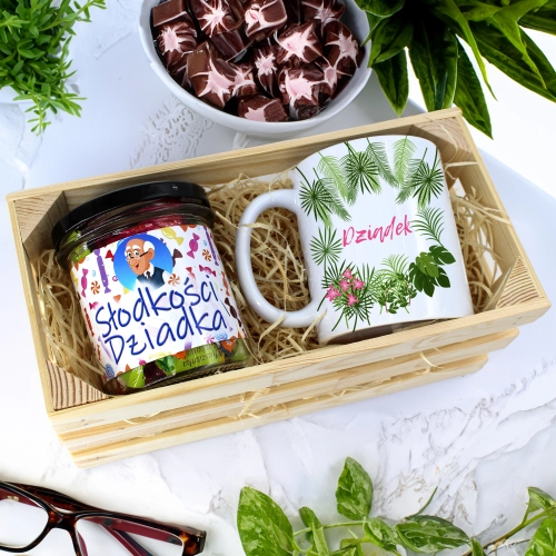 PREZENT DLA DZIADKA KOMPLET KUBEK I SŁODYCZE W SKRZYNCE DZIADEK UPOMINEK