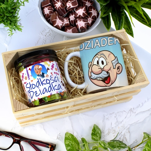 PREZENT DLA DZIADKA KOMPLET KUBEK I SŁODYCZE W SKRZYNCE DZIADEK UPOMINEK